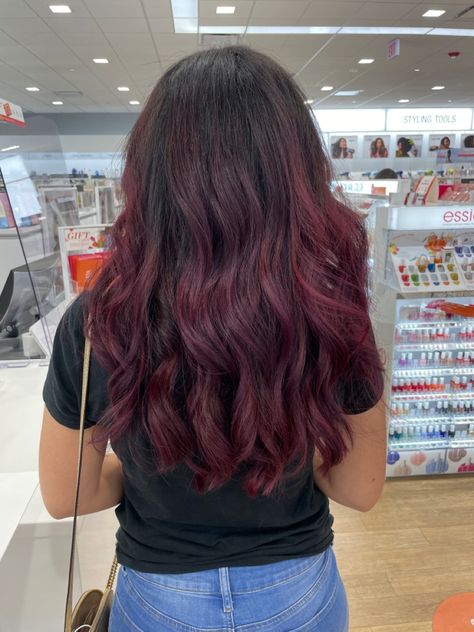 Burgundy Hair Color On Brown Skin, Red Colour Hair Highlights, Burgundy Global Hair Colour, Bergandi Color Hair, Hair Dye For Indian Skin Tone, Burgundy Hair Streaks, Wine Hair Highlights, Balayage Hair Colour For Indian Skin, Red Hair Indian Skin