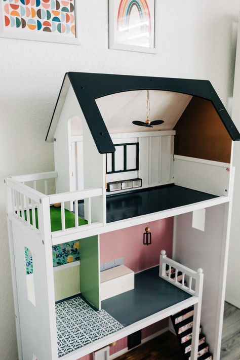 Kidkraft Dollhouse, Built In Cubby, Dollhouse Makeover, Ikea Dollhouse, Cardboard Dollhouse, Diy Barbie House, Doll House Plans, Simple Craft, Barbie Doll House