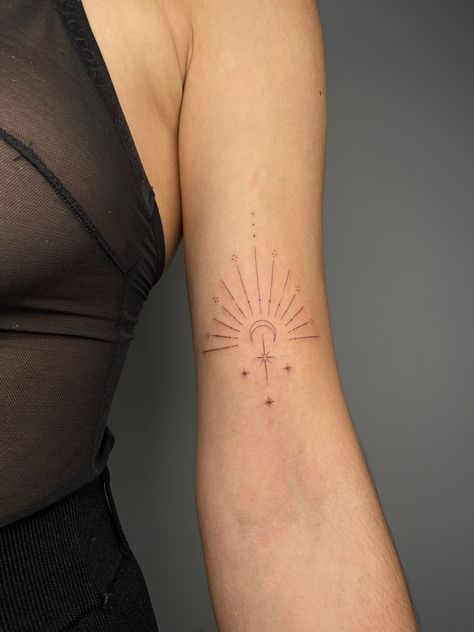 Sunshine stars moon geometric fineline tattoo @veintidos.studio Femine Tattoo Arm, Sun Sparkle Tattoo, Moon Tattoo Inspiration, Born To Shine Tattoo, Fineline Wrist Tattoo, Moon Fineline Tattoo, Sun Stars Tattoo, Sun Inspired Tattoo, Tattoo Ideas Boho