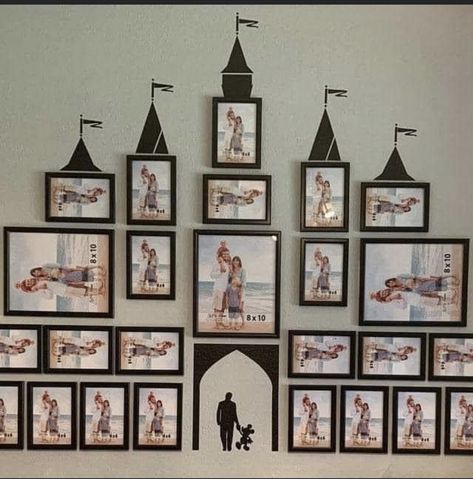 Grandkids Bedroom, Florida Airbnb, 50s Bathroom Decor, Family Animation, 50s Bathroom, Disney Playroom, Disney House Ideas, Disney Bedroom, Casa Disney