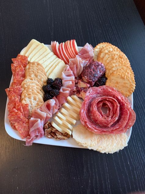 Charcuterie Board Simple Small, Coquette Charcuterie Board, Small Cheese Board Ideas Simple, Pink Fruit Platter, Charcuterie Board Small Easy, Easy Charcuterie Board Small, Small Charcuterie Board Ideas Simple, Small Simple Charcuterie Board, Charcuterie Board Pink