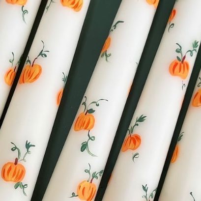 Fall Painted Candlesticks, Candle Painting Ideas Fall, Candle Wax Painting Ideas, Halloween Painted Candles, Fall Painted Candles, Haloween Decor, Candle Painting, Girls Night Crafts, Paint And Drink