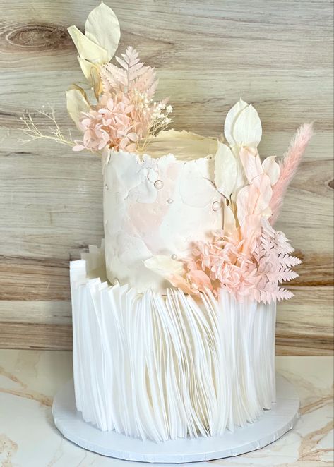 Rice Paper Wedding Cake, Wafer Paper Cake Design, Wafer Paper Cake Decoration, Wafer Paper Wedding Cake, Wedding Cake Wafer Paper, Wafer Paper Flower Wedding Cake, Wedding Cake Wafer Paper Flowers, Edible Rice Paper, Elegant Cake Design