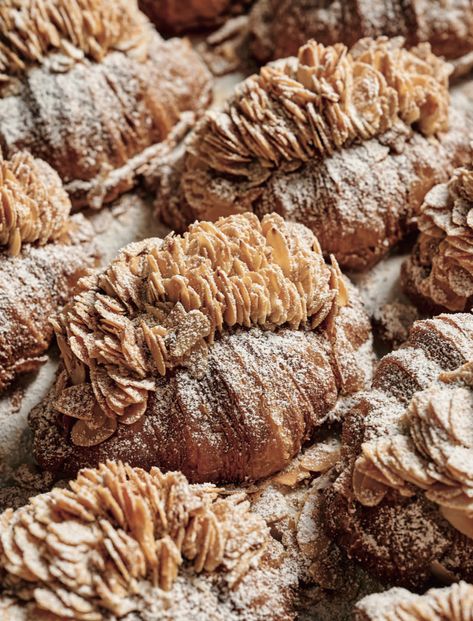 Almond Croissant Banana Bread, Almond Crossaint, Lune Croissanterie, Chocolate Almond Croissant, Almond Croissant Recipe, Marzipan Recipes, Croissant Bakery, Croissant Recipes, Croissant Pastry