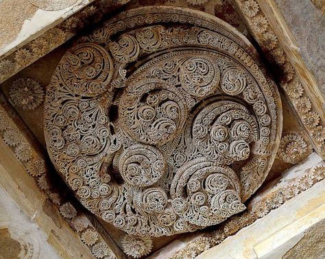 http://srsddn.hubpages.com/hub/Famous-Stone-and-Rock-Carvings-in-India Fractal Geometry, India Architecture, Ancient Indian Architecture, Indian Sculpture, Buddha Sculpture, Fractal Patterns, Buddha Painting, Indian Architecture, Ancient Temples