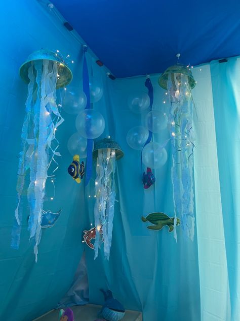 Ocean, reading center, relaxing, jellyfish Finding Dory Birthday Party, Dory Birthday Party, Finding Dory Birthday, Nemo Birthday Party, Dory Birthday, Finding Nemo Birthday, Decoration Creche, Bubble Guppies Birthday Party, Nemo Party