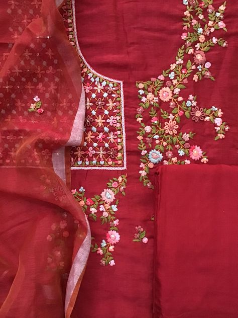 Pakistani Suit Embroidery Design, Embroidery On Red Fabric, Katha Work, Linen Dupatta, Embroidered Kurtis, Embroidered Suits, Embroidery Shirts, Kurti Palazzo, Embroidery Suit