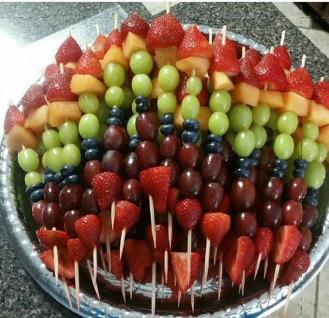 How To Display Fruit Skewers, Fruit Screwers Food Ideas, Shish Kabobs Fruit, Fruit Kabobs For Wedding, Fruit Kebabs Ideas Skewers Halloween, Mini Fruit Kabobs For Party, Fancy Fruit Kabobs, Fruits Ideas For Party, Fruits On A Stick