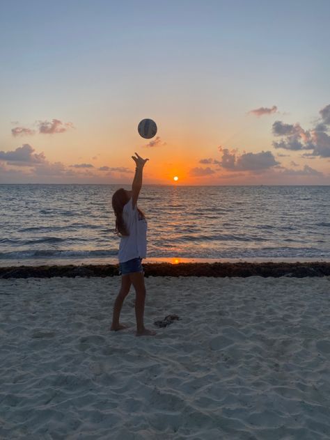 Volleyball Aesthetic, Better Gut Health, Aesthetic Ocean, Outdoor Exercise, 5 Senses, Volley Ball, Gut Health, Volleyball, Health