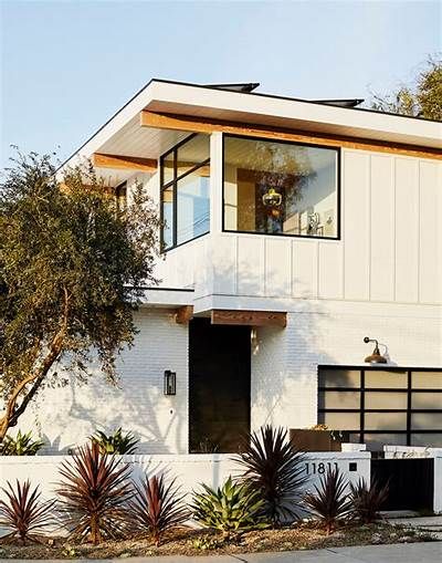 37 Gorgeous Mid-Century Modern House Exterior Design Ideas | House designs exterior, Mid century ... Kindergarten Architecture, Mid Century Modern House Exterior, Artistic Architecture, Mid Century Modern Exterior, Architecture Artists, Mid Century Exterior, Plans Architecture, Homes Modern, Mid Century Architecture