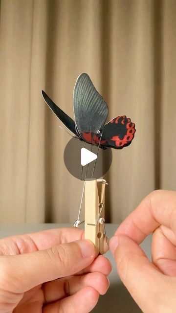 CraftsArtHub on Instagram: "How to make flying butterfly tutorial #handmadecrafts #handcrafted #handmadeartwork #crafting #craftingideas #craftingfun #craftingtime #kidscrafts #craftsforkids #easycrafts #crafttutorial #papercrafter" Flying Butterfly Craft, Diy Flying Butterfly, Flapping Butterfly, Flying Butterfly Card, Flying Butterfly, Butterfly Craft, Butterfly Tutorial, Diy Butterfly, Butterfly Crafts