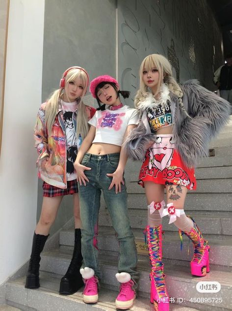 Arrived perfectly😍💕 K Pop Fashion Inspired Outfits, Decora Fashion Outfits, Show Rooms, Decora Harajuku, Cool Skirt, Harajuku Street Fashion, 2000s Japanese Fashion, Harajuku Aesthetic, Kei Visual