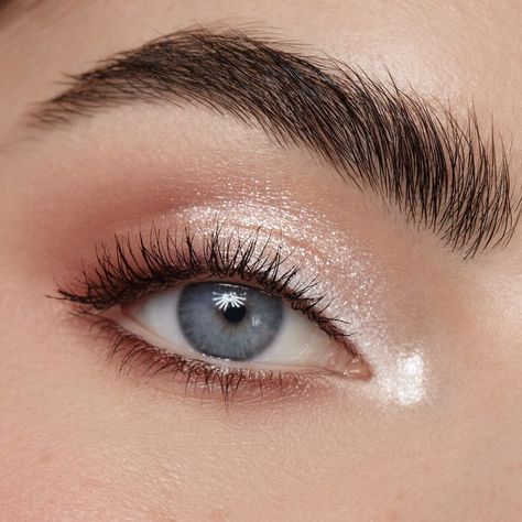 Surratt Beauty on Instagram: “For fair skin tones, use our Inner Light Baton in Perle, a white eye pencil with a glimmering shadow end, to eliminate discoloration along…” White Eye Shadow Look, White Shadow Makeup, White Eye Pencil, Makeup 2024, Surratt Beauty, Eyebrow Shaper, White Eyeshadow, Lash Tint, Fair Skin Tone