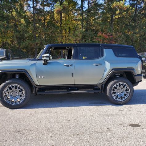 #HummerSUV #convertible #ev #electricvehicles New Hummer, Electric Pickup Truck, Ev Suv, Electric Pickup, Jeep Girl, Ford Truck, Exterior Lighting, Ford Bronco, In The Flesh