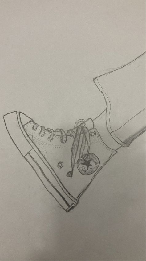 Drawing Ideas Shoes Sketch, Converse Shoes Sketch, Simple Sketches Aesthetic Easy, Converse Shoes Drawing Sketches, Step By Step Sketches For Beginners, How To Draw Converse, Converse Drawing Sketch, Aesthetic Shoes Drawing, Converse Art Drawing