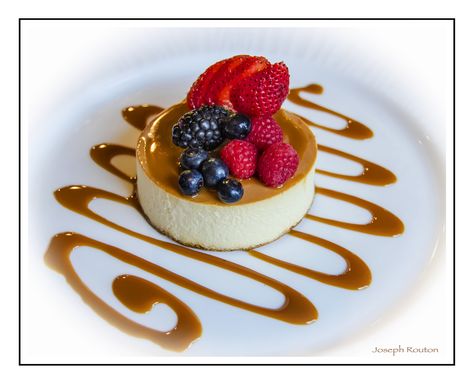 https://flic.kr/p/nYQKGM | Dessert in Oaxaca, Mexico | Oaxaca is the food capital of Mexico. Fancy Desserts Presentation, Food Plating Design, Fancy Food Presentation, Food Presentation Plates, Food Garnish, Gourmet Food Plating, Food Plating Techniques, Fine Dining Desserts, Dessert Presentation