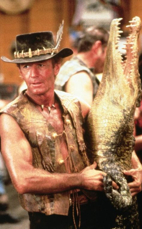 Paul Hogan, Beer Commercials, Crocodile Dundee, 1980s Movies, Australian Actors, Dundee, The Cast, Movie Characters, Memory Lane