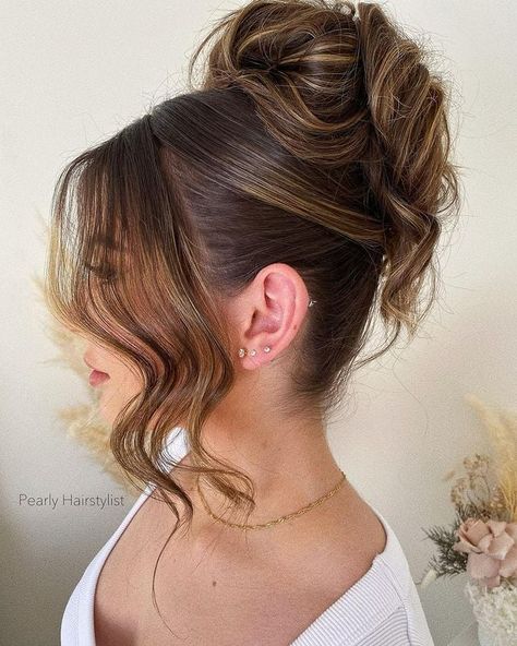 Side Fringe Bangs, Choppy Side Bangs, Bangs And Highlights, Short Side Bangs, Hairstyles Trending, Long Side Bangs, Top Knot Bun, Side Bangs Hairstyles, Bangs Hairstyles