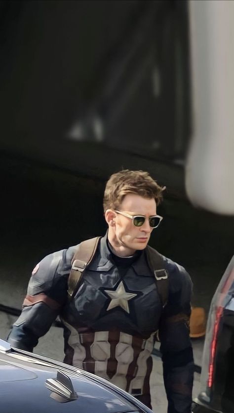 Capt America Wallpaper, Kaptan Amerika Wallpaper, Chris Evans Captain America Wallpaper, Chris Evans Aesthetic, Steve Rogers Wallpaper, Chris Evans Wallpaper, Chris Evans Photos, Mcu Wallpaper, Captain America Aesthetic