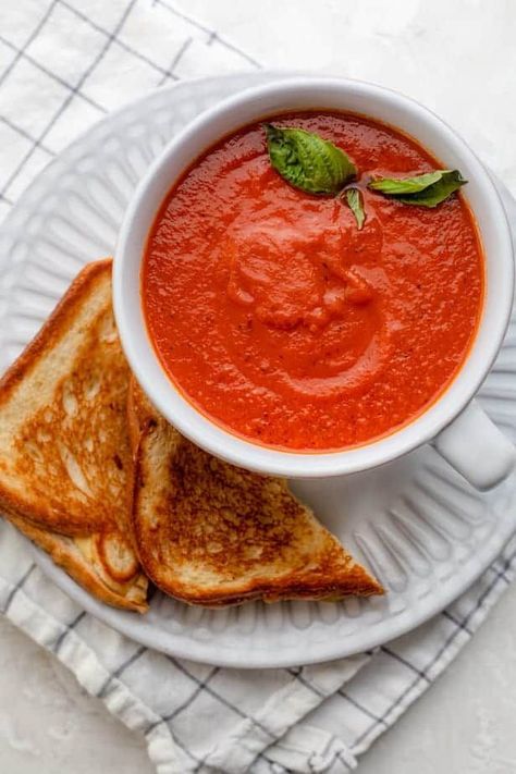 Quick, easy, delicious--starts with crushed tomatoes. Best Winter Soups, Easy Tomato Soup Recipe, Tomato Soup Easy, Winter Soup Recipe, Tomato Soup Recipe, Roasted Tomato Soup, 5 Ingredient Recipes, Delicious Soup Recipes, Tomato Soup Recipes