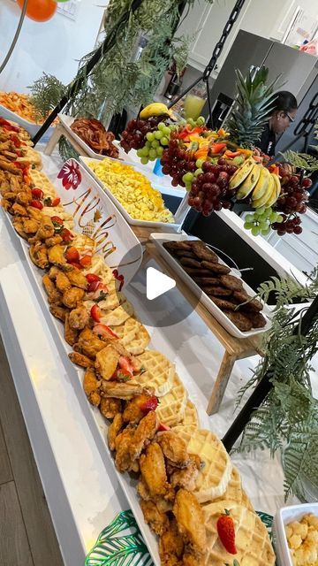 Catering Fruit Display, Fruit For Wedding Reception, Charcuterie Brunch Board Ideas, Fruit Buffet Ideas Display, Catering Set Up Ideas Display, Brunch Set Up Ideas Buffet Tables, Luau Brunch, Brunch Buffet Tablescape, Brunch Layout Ideas