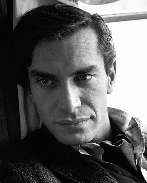 Martin Landau, young. John Kitchener, Angelic Essence, Martin Landau, Classic Actors, Movie Actors, Septième Art, Actors Male, Tv Radio, Hollywood Actors