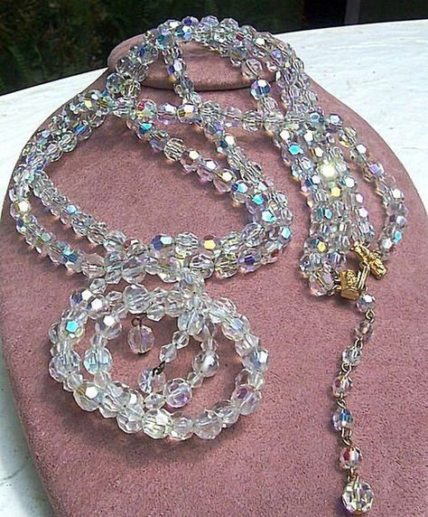 Vintage Jewelry Ideas, Vintage Jewelry Antique, Antique Costume Jewelry, Walmart Jewelry, Vintage Jewelry Crafts, Popular Jewelry, A Necklace, Old Jewelry, Vintage Jewels