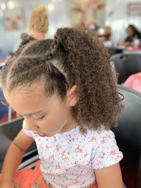 biracial hairstyle. mixed girl hair Mixed Race Hairstyles For Kids, Mixed Girl Hairstyles Kids, Mixed Girl Hair, Mixed Race Hairstyles, Hair Doodles, Mixed Hairstyles, Jojo Hair, Mixed Kids Hairstyles, Mixed Girl Hairstyles