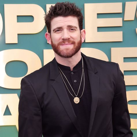 One Tree Hill's Bryan Greenberg Joining Suits L.A. Spinoff Show - E! Online Bryan Greenberg, Patrick J Adams, Donna Paulsen, Sarah Rafferty, Gabriel Macht, Christian Mccaffrey, Photo Bank, Harvey Specter, New Tv