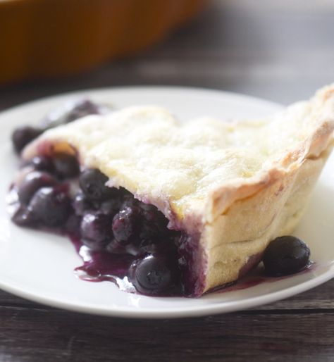 Easy Blueberry Pie Recipe, Easy Blueberry Pie, Fresh Blueberry Pie, Homemade Blueberry Pie, Buttery Pie Crust, Butter Crust, Blueberry Pie Filling, Easy Pie Recipes, Easy Blueberry