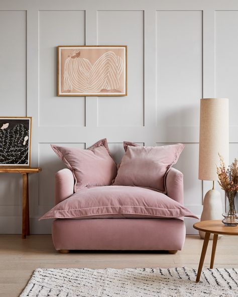 Introducing our cozy and irresistible best selling Penny sofa ✨ Dive into comfort with its soft, squishy cushions that make lounging a dream come true. It's the perfect blend of modern flair and timeless charm, adding a touch of trendiness to any space. Pick from 32 stunning fabric options and save 25% off during our Mid Season Sale - order your samples via our link in bio! 📸 2 & 6 - @studio9designltd 📸 4 - @houseonforesthill #neutralhome #modernrustichome #springdecor #livingroominsp... Sofa Rose, Green Sofas, Sofa Outlet, London Homes, Flat Inspiration, Scandi Furniture, Vintage Leather Sofa, Brown Leather Armchair, Pink Couch