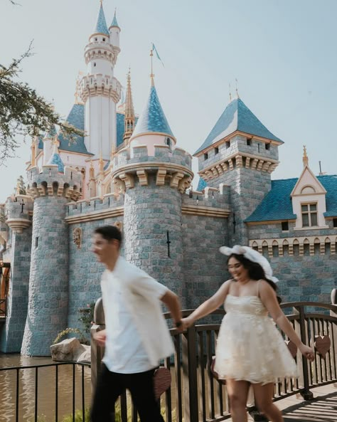 in honor of their save the dates being sent out today… 🏰🐭🎆🎠💍 we had a BLAST running around Disneyland for their engagement shoot! started at Tom Sawyers Island, then headed to the Mark Twain, and made our way to Main St! I def need to do more Disney shoots 😍 #orangecountyphotographer #orangecountyengagementphotographer #orangecountyweddingphotographer #disneylandphotographer #disneylandphotoshoot #californiaengagementphotographer #socalphotographer #disneylandcalifornia #disneyphotos Disney Save The Date Photo Ideas, Disney World Engagement Photos, Disney World Engagement Pictures, Disney Engagement Photos, Disneyland Engagement Pictures, Disney World Proposal, Disneyland Couples Pictures, Disneyland Proposal, Disneyland Photoshoot