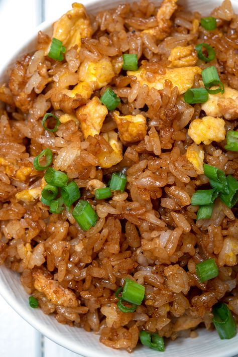 Garlic Rice Recipes Filipino, Sticky Rice Dinner Ideas, Chinese Fried Rice Aesthetic, Brown Fried Rice Recipe, Japanese Garlic Fried Rice, Brown Rice Fried Rice, Sticky Fried Rice, Golden Fried Rice, Crispy Fried Rice Recipe