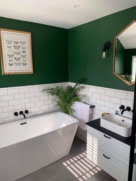 Dark Green Bathrooms, Ideas Baños, Downstairs Bathroom, Bathroom Inspiration Decor, Hus Inspiration, Upstairs Bathrooms, Bathroom Redo, Green Bathroom, Bathroom Renos