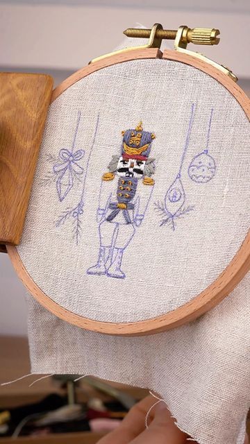 Nutcracker Needlepoint Patterns, Nutcracker Embroidery Pattern, Embroidery Nutcracker, Nutcracker Embroidery, Nutcracker Diy, Primitive Embroidery Patterns, Nutcracker Pattern, Primitive Embroidery, Embroidery Napkins