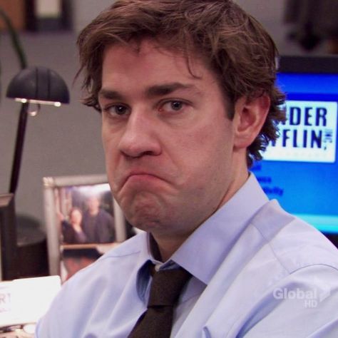 Before you get mad, just read it. 23 Reasons "The Office" Is The Worst Show Of All Time Best Of The Office, The Office Jim, The Office Characters, Office Jokes, Office Icon, The Office Show, Jim Halpert, Office Memes, Office Wallpaper