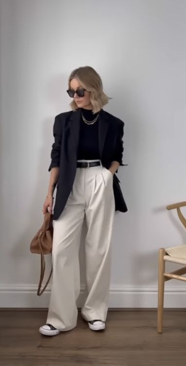 Womens Dress Pants Outfits, Cream Trousers Outfit, Western Winter Fashion, Cream Pants Outfit, Winter 2024 Fashion Trends, Trends 2024 Fashion, Winter Fashion For Women, Winter 2024 Fashion, Pants Outfit Work