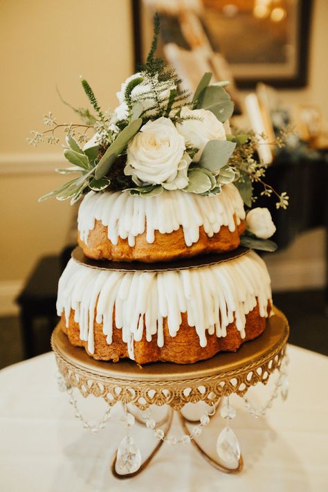 Wedding Bunt Cakes, Pound Cake Wedding Cake, Nothing Bundt Wedding Cake, Bundt Cake Wedding Cakes, Bundt Cake Wedding Display, Nothing Bundt Cake Wedding, October Wedding Cake, Bundt Cake Wedding, Wedding Bundt Cake