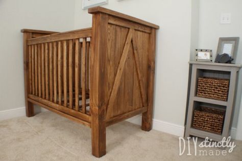 DIY Farmhouse Crib - Featuring DIYstinctly Made I MUST DO THIS. ♥ Crib Plans, Outdoors Themed Nursery, Farmhouse Cribs, Wooden Baby Crib, Crib Ideas, Baby Crib Diy, Fishing Nursery, Rustic Outdoor Furniture, Crib Design