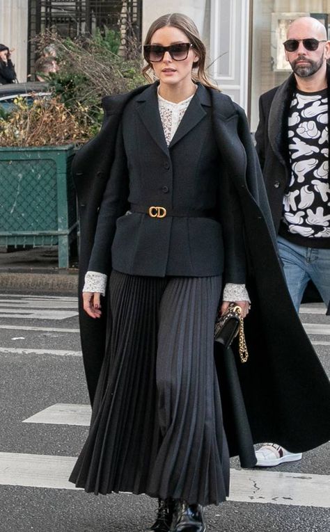 Business Casual Outfits Winter, Pleated Fashion, Fashion Photography Inspiration, Olivia Palermo, Outfits Winter, Winter Fashion Outfits, Outfits Casuales, Palermo, Modest Fashion