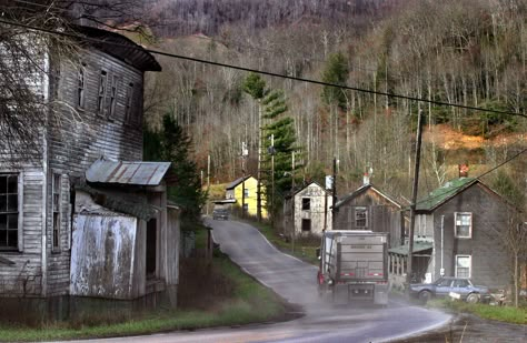 Review: The Serfs of Appalachia Appalachian People, American Gothic, Southern Gothic, Appalachian Mountains, Gothic Aesthetic, Trailer Park, Gatlinburg, In The Mountains, Abandoned Places