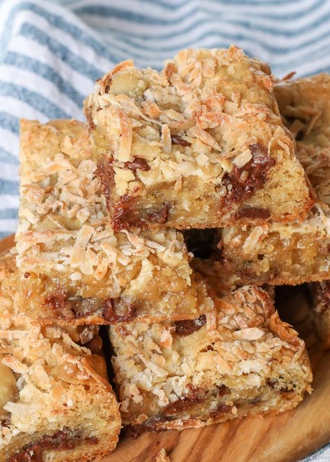 Coconut Cookie Bars, Chewy Blondies, Blondies Cookies, Coconut Cookie, Coconut Chocolate Chip Cookies, Chocolate Chip Blondies, Shortbread Bars, Coconut Desserts, Coconut Pecan