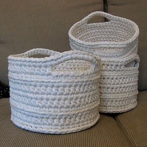 DIY - Chunky Yarn Crocheted Baskets Crochet Bowls, Drilling Glass, Crocheted Baskets, Chunky Yarn Crochet, Crocheted Basket, Crochet Bowl, Crochet Baskets, Crochet Storage, Basket Pattern