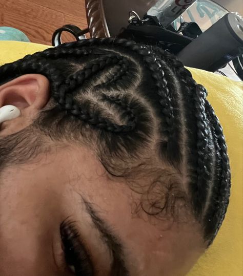 Jumbo Heart Braids, Cornrows Heart Design, Braids Hairstyles Heart, Single Braids With Heart, Conroe Hairstyles, Corn Rolls Braids Hairstyles Cornrows, Braided Hairstyles Heart, Cainrow Hairstyles, Heart Cornrows