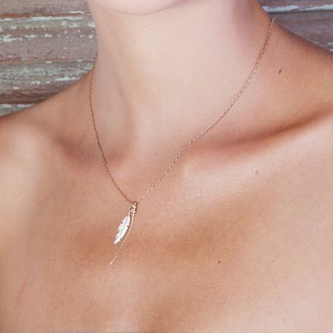 #jewelry #necklaces #charmnecklaces #uniquenecklace #goldnecklace #mom #daintynecklace #delicatenecklace #classicjewelry #14kgoldfilled #feather #feathernecklace #featherjewelry #leafnecklace #everydaynecklace #minimalistnecklace Winter List, Necklace Feather, Diamond Necklace Wedding, Necklace Leaf, Feather Pendant Necklace, Dainty Diamond Necklace, Star Necklace Silver, Jewelry Delicate, Feather Necklace