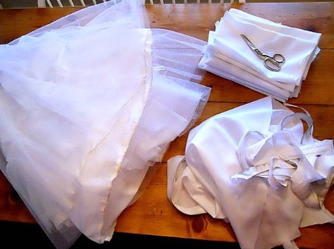 Recycled Wedding Dress Ideas, Wedding Dress Quilt, Repurpose Wedding Dress, Upcycled Wedding Dress, Recycle Wedding Dress, Wedding Dress Keepsake, Dress Upcycle, Upcycled Wedding, Recycled Wedding