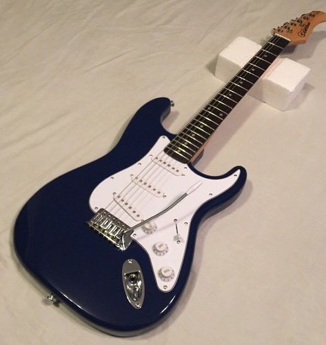 Electric Guitar Blue Aesthetic, Dark Blue Guitar Aesthetic, Navy Blue Electric Guitar, Electric Guitar Colors, Cool Guitars Electric, Navy Blue Guitar, Dark Blue Electric Guitar, Gitar Vintage, Electronic Guitar