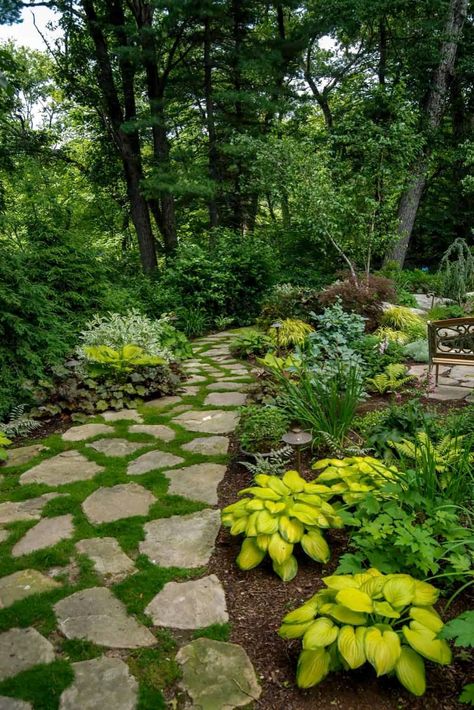 21 Inspiring Ideas For The Ultimate Garden Paths And Walkways Flagstone Garden Path, Garden Paths And Walkways Cool Ideas, Stepping Stone Walkway, Path Landscaping, Garden Paths And Walkways, Landscape Island, Flagstone Steps, Mosaic Walkway, Stepping Stone Walkways