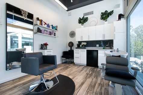 Salon Suite With Windows, Hair Salon Studio, Hair Salon Suite, Floor To Ceiling Window, Studio Room Ideas, Upscale Salon, Encino California, Private Salon, Ventura Boulevard