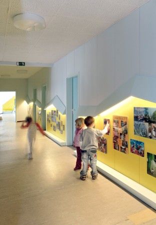 … Kindergarten Interior, Daycare Design, Kindergarten Design, School Interior, Kids Area, School Building, Classroom Design, Library Design, Education Design